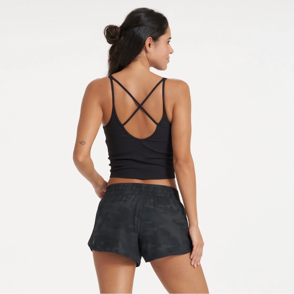 Vuori Rib Crop Tank Top in Black